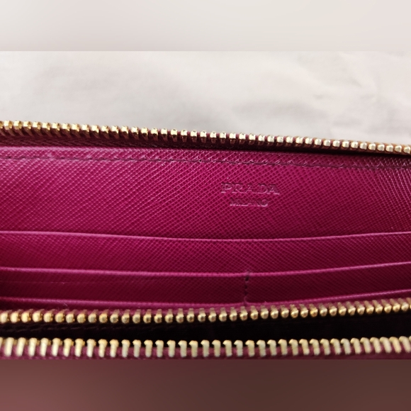 Prada saffiano large zip wallet - Picture 3 of 8